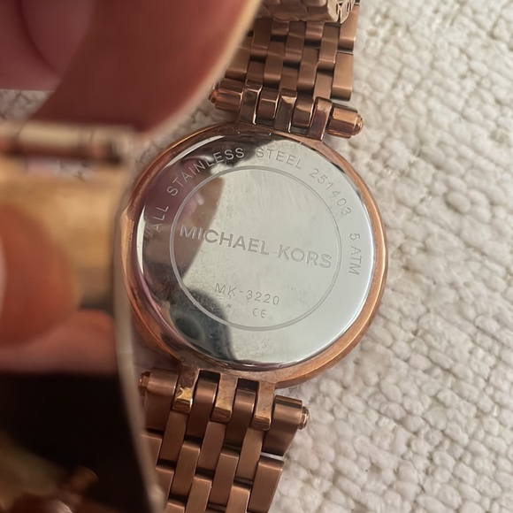 Michael Kors rose gold watch mother of pearl faceplate - Picture 4 of 7